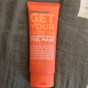 NWT Skin Brightening Peel Face Mask